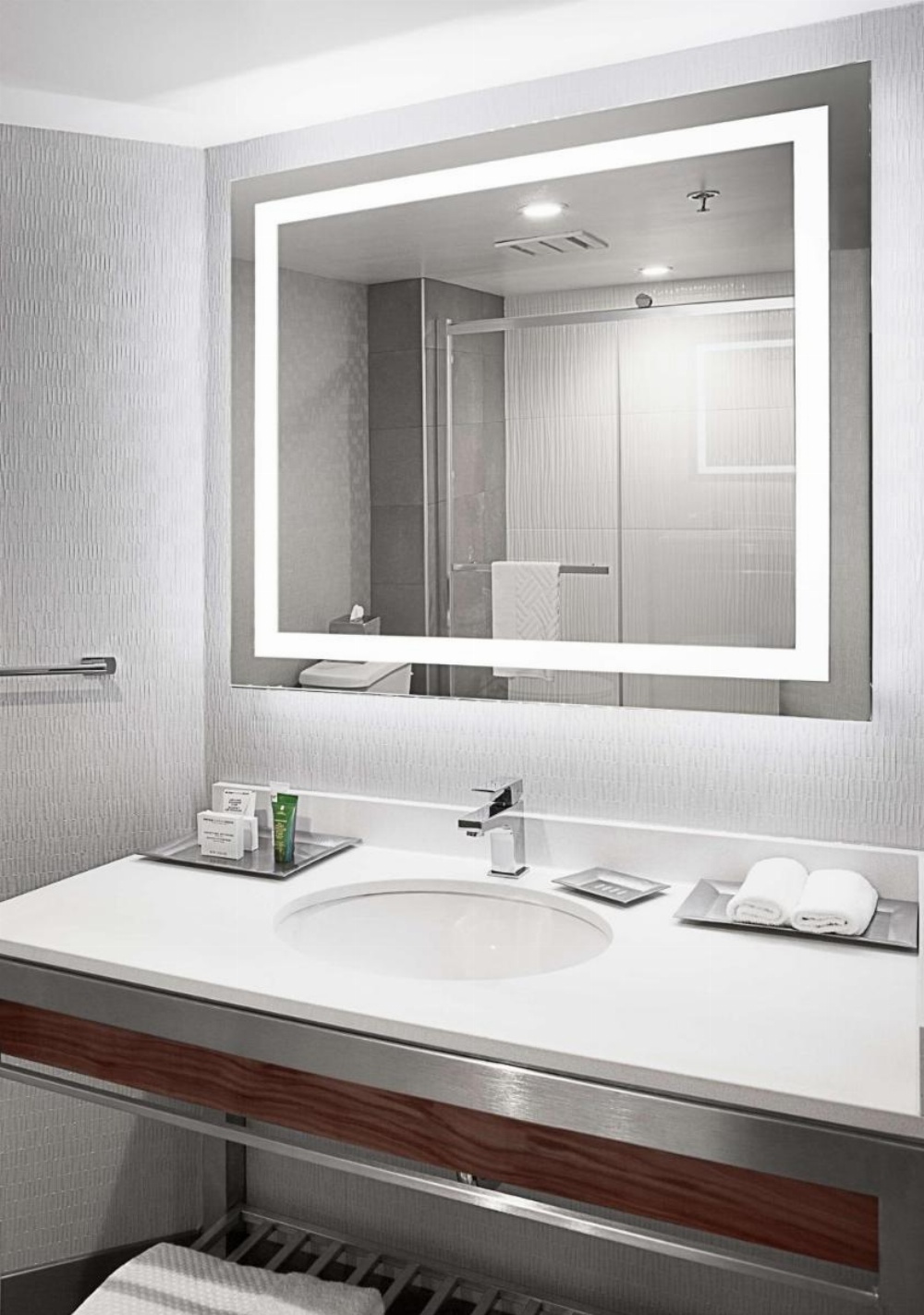 Room image 4