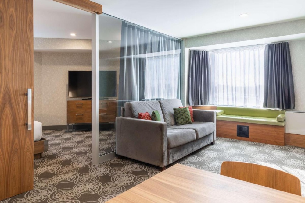 Deluxe Suite with Kitchen